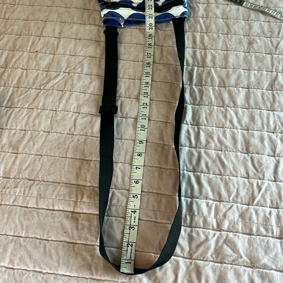 Kavu crossbody cotton canvas royal blue white polka dots adjustable black strap - Picture 5 of 11